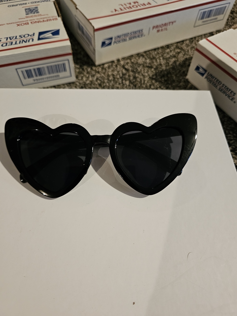 Heart-Shaped Black Women's Sunglasses